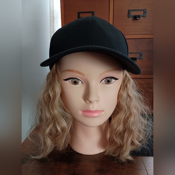 None Accessories - Women Short Wavy Hair Adjustable Baseball Hat/wig